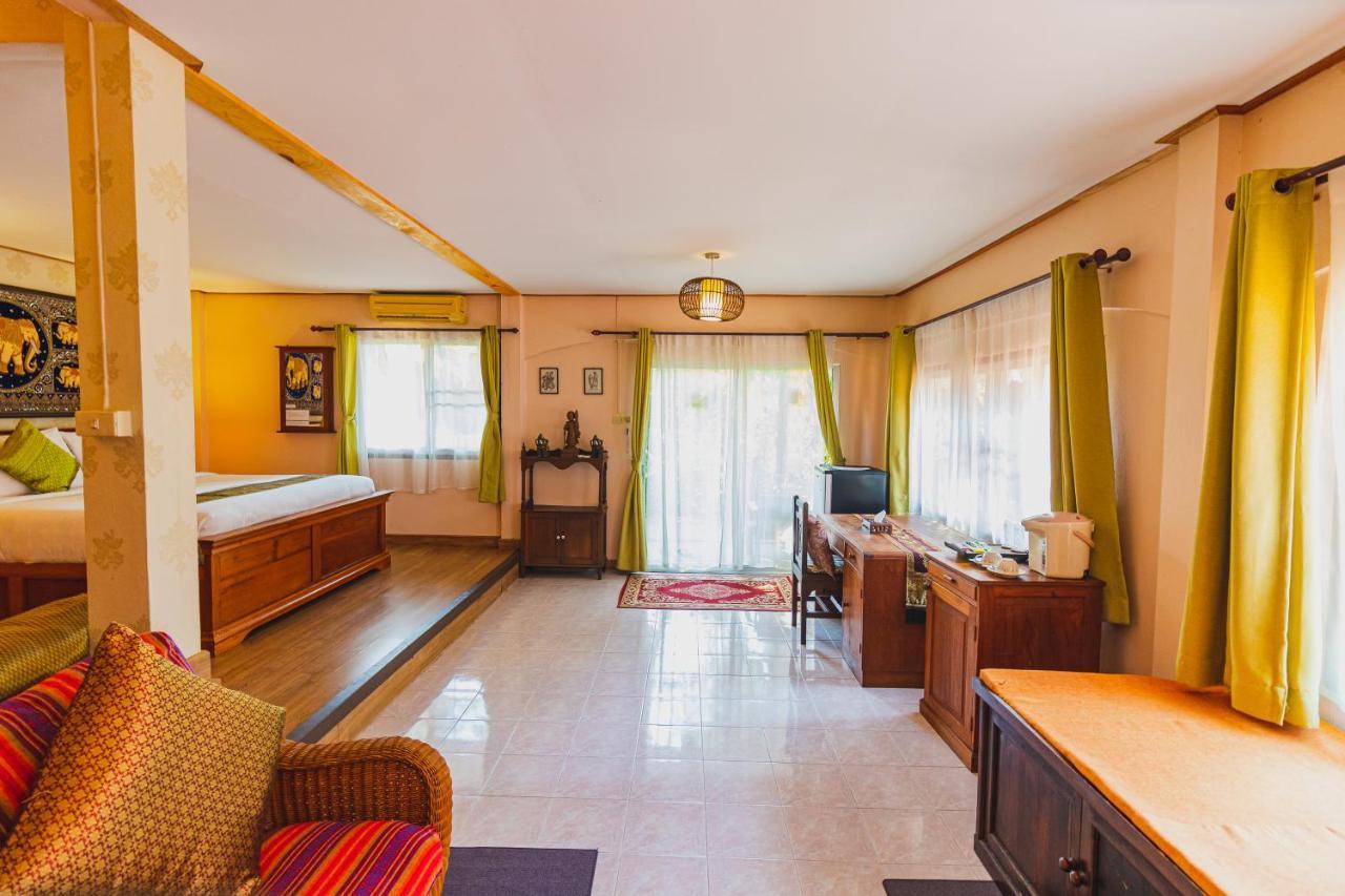 Joy's House & Tour 2* Чиангмай