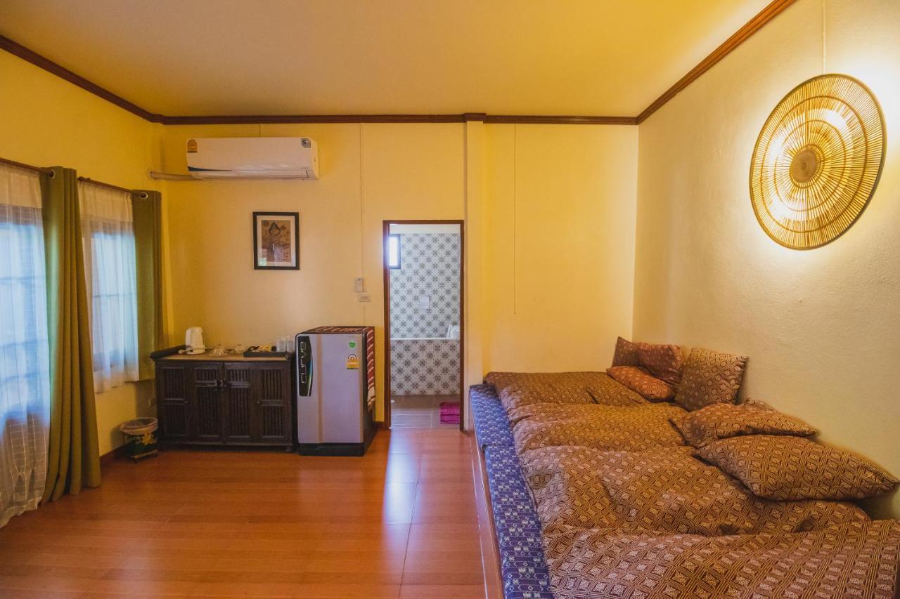 Joy's House & Tour 2* Чиангмай